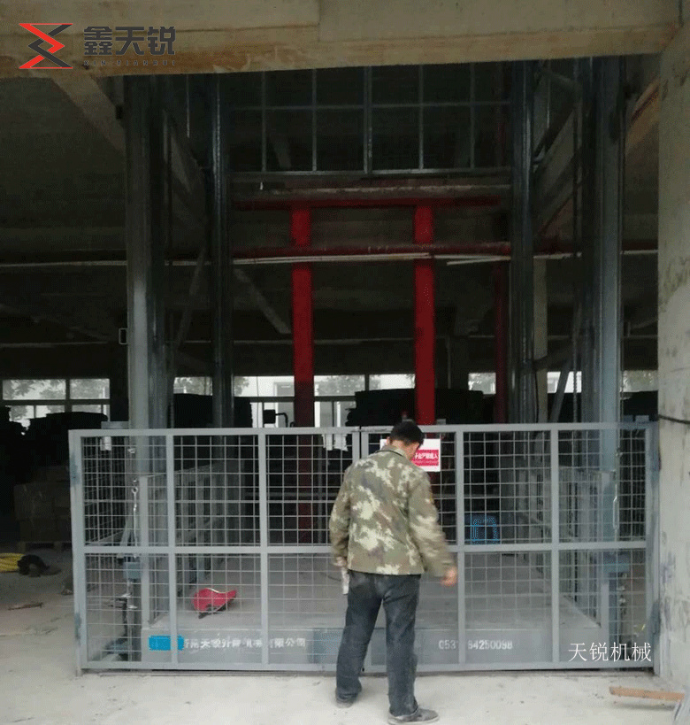 河南10吨液压货梯交付使用
